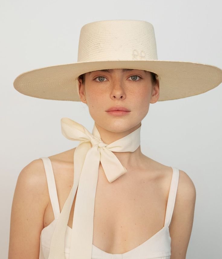 Stylish Women's Fashion: Must-Have Trends for 2025